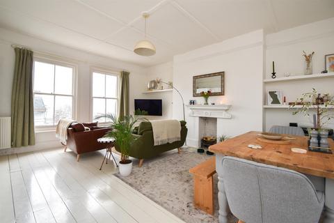2 bedroom flat for sale - Charles Road, St. Leonards-On-Sea