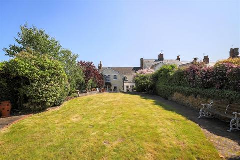 Easthouse, 18 Eastgate, Cowbridge, CF71 7DG