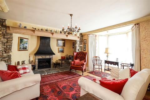 Easthouse, 18 Eastgate, Cowbridge, CF71 7DG