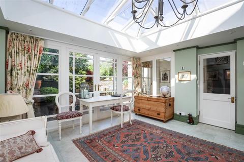 Easthouse, 18 Eastgate, Cowbridge, CF71 7DG