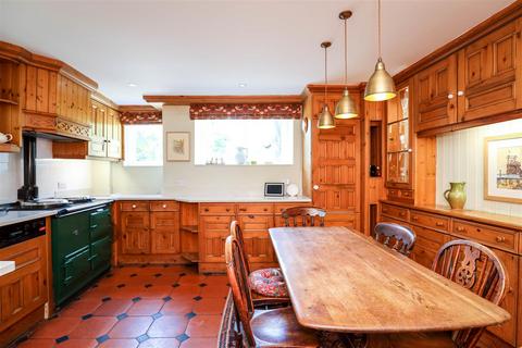 Easthouse, 18 Eastgate, Cowbridge, CF71 7DG
