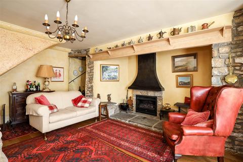Easthouse, 18 Eastgate, Cowbridge, CF71 7DG