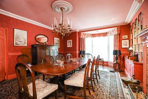 Easthouse, 18 Eastgate, Cowbridge, CF71 7DG