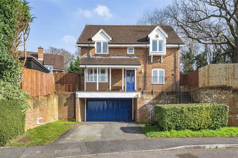 1 Morlais, Emmer Green, Reading, RG4 8PQ
