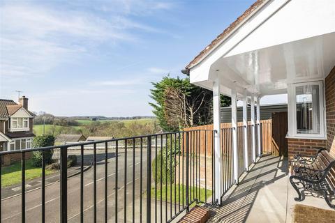 1 Morlais, Emmer Green, Reading, RG4 8PQ