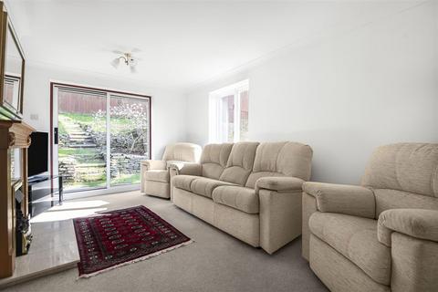 1 Morlais, Emmer Green, Reading, RG4 8PQ