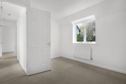 1 Morlais, Emmer Green, Reading, RG4 8PQ