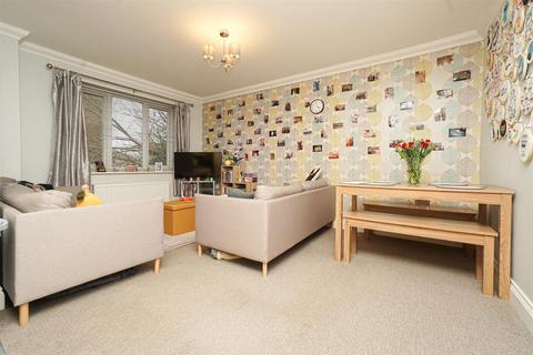 2 bedroom flat for sale - Lovat Mead, St. Leonards-On-Sea