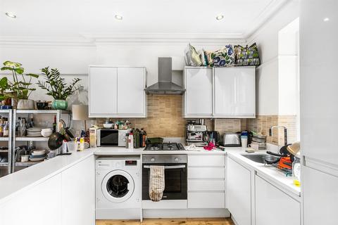 3 bedroom flat to rent, Railton Road, SE24
