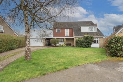4 bedroom detached house for sale - Poynings Close, Harpenden