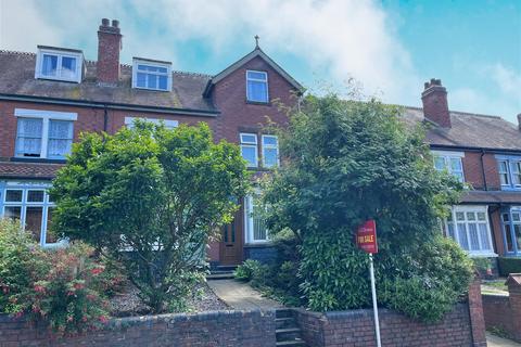 3 bedroom end of terrace house for sale, Holly Street, Burton-On-Trent DE15