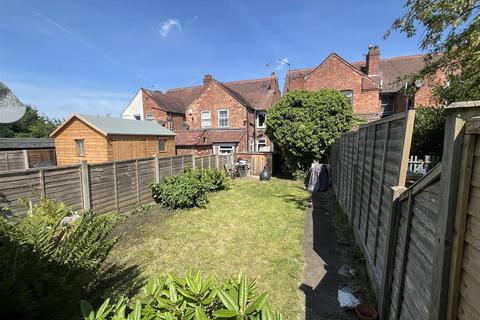 3 bedroom end of terrace house for sale, Holly Street, Burton-On-Trent DE15