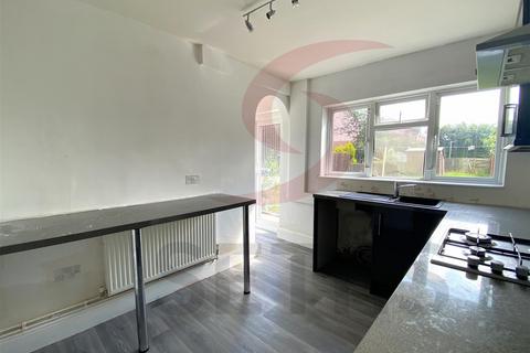 3 bedroom end of terrace house for sale, Winster Drive, Leicester LE4