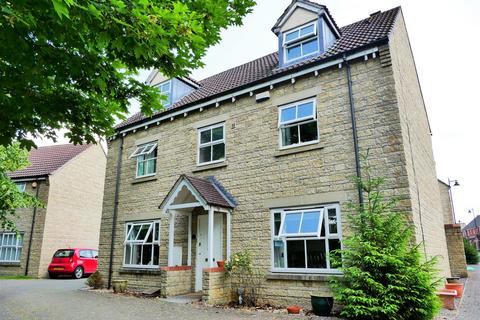 5 bedroom detached house for sale, Amberley Close, Calne