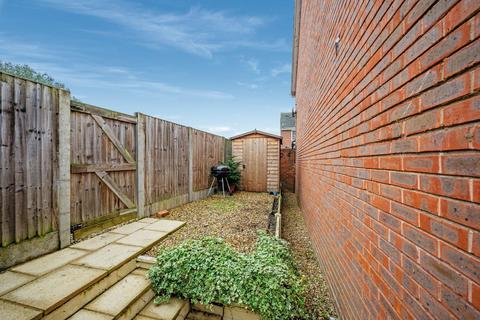 16 Delaporte Close, Epsom, KT17 4AF