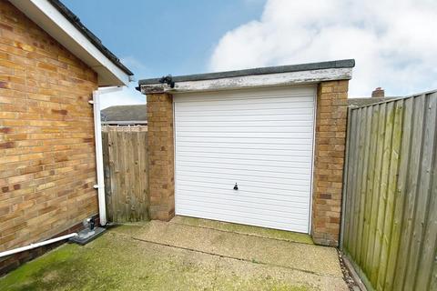 10 Cunningham Way, Lowestoft, NR33 7DD
