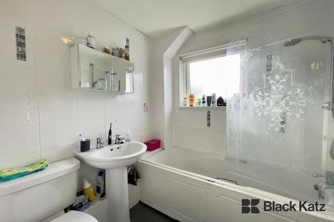 1 bedroom house to rent - SE16