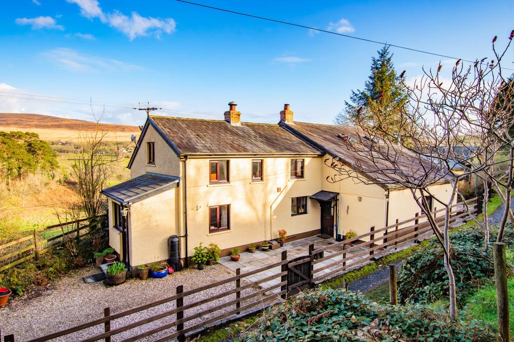 Llandyfan CARMARTHENSHIRE 3 bed detached house - £450,000