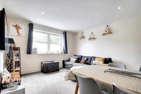 undefined, Green Lane, SHEPPERTON