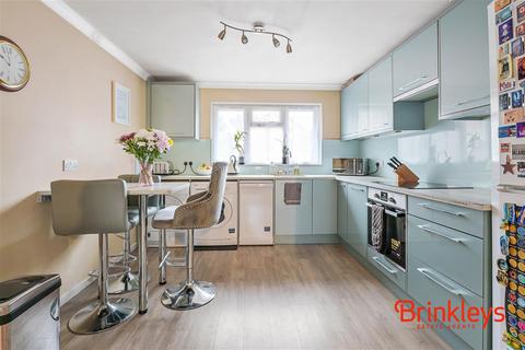 173 Kipling Drive, London, SW19 1TN