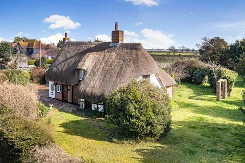 4 bedroom cottage for sale, St. Peters Road, Hayling Island, PO11