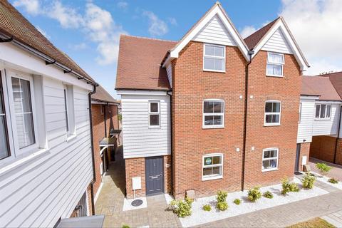 4 bedroom end of terrace house for sale, Old Port Place, New Romney, Kent