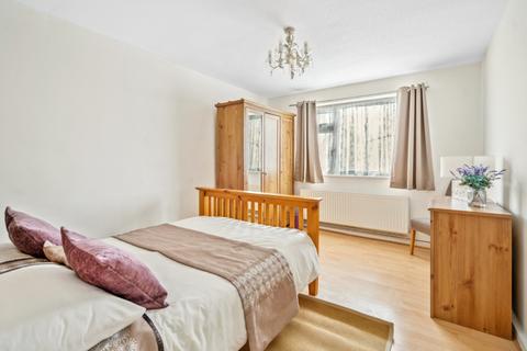 2 bedroom flat for sale, College Avenue, Harrow Weald, Harrow, HA3