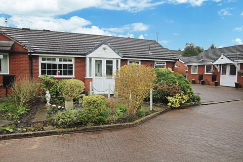 2 bedroom semi-detached bungalow for sale - Brook Meadow, Westhoughton, BL5