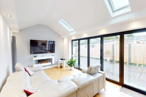 11 Brook Meadow, Westhoughton, Bolton, BL5 3UY