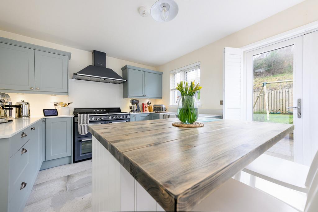 Lairds Dyke, Greenock, PA16 4 bed detached house for sale £300,000