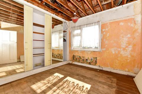 62 Axminster Crescent, Welling, DA16 1HE