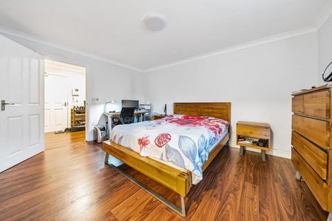 3 bedroom flat for sale, Newbury,  Berkshire,  RG14