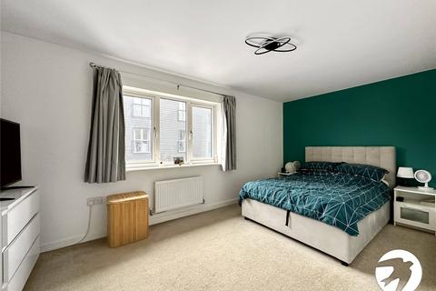 28 Hardy Close, Queenborough, ME11 5AU
