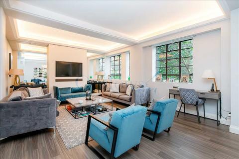 3 bedroom apartment to rent, Princes Gate, London