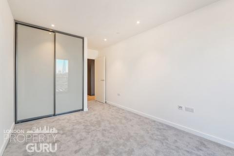2 bedroom apartment to rent, Luxe Tower, London, E1