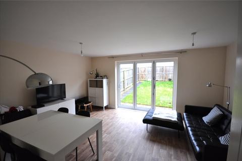 3 bedroom terraced house for sale - Newburn Crescent, Swindon, Wiltshire, SN1