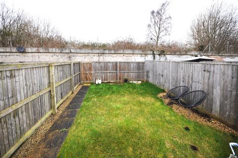 3 bedroom terraced house for sale - Newburn Crescent, Swindon, Wiltshire, SN1