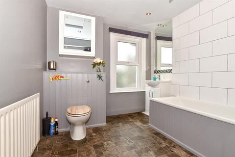 5 Clarendon Road, Gravesend, DA12 2BP