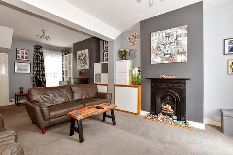 5 Clarendon Road, Gravesend, DA12 2BP