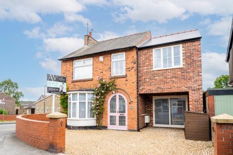 5 bedroom detached house for sale, 1490 SQ FT of home - incredibly BIG.