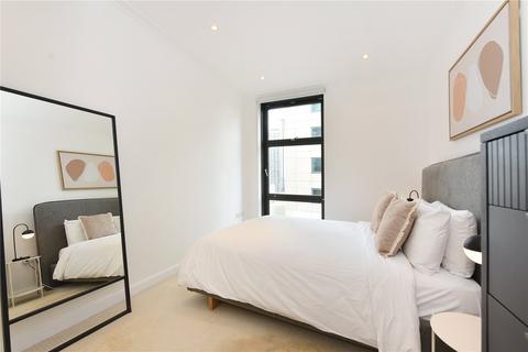 2 bedroom apartment for sale, South Quay Square, London, E14