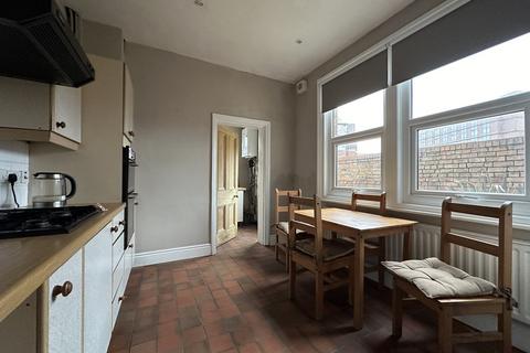 5 bedroom end of terrace house for sale, Liverpool L22