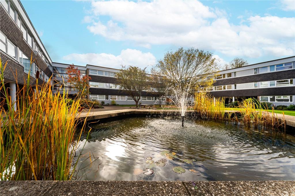 Highsett, Cambridge, Cambridgeshire 2 bed apartment for sale £475,000