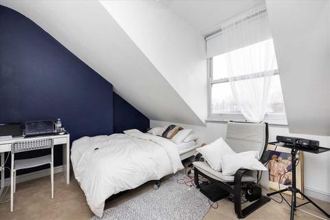 3 bedroom flat for sale, Cumberland Park, Acton