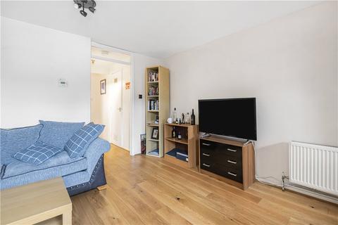 15 Arragon Road, London, SW18 4XG