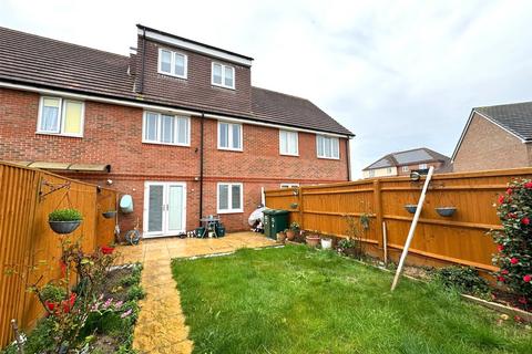 4 bedroom terraced house for sale - Stanwell, Surrey TW19