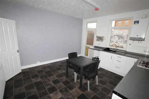 3 bedroom terraced house for sale, Station Road, Barnsley, S70 6DD