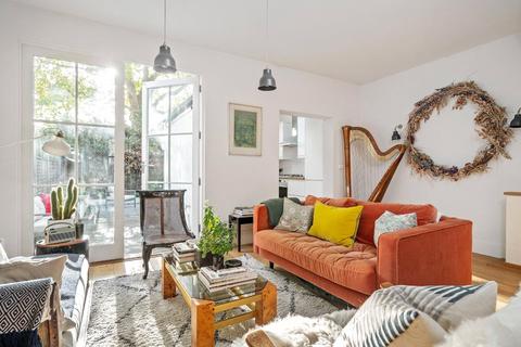 18 Ridgdale Street, London, E3 2TW
