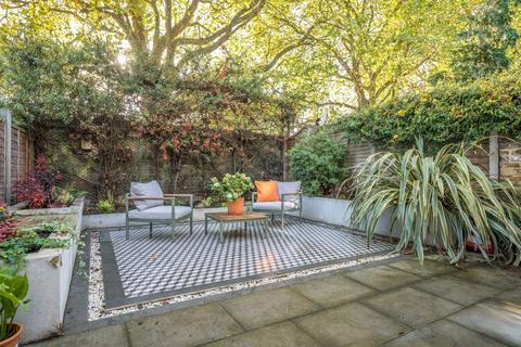 18 Ridgdale Street, London, E3 2TW