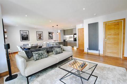 2 bedroom apartment for sale, Pittville Circus Road, Cheltenham, Gloucestershire, GL52